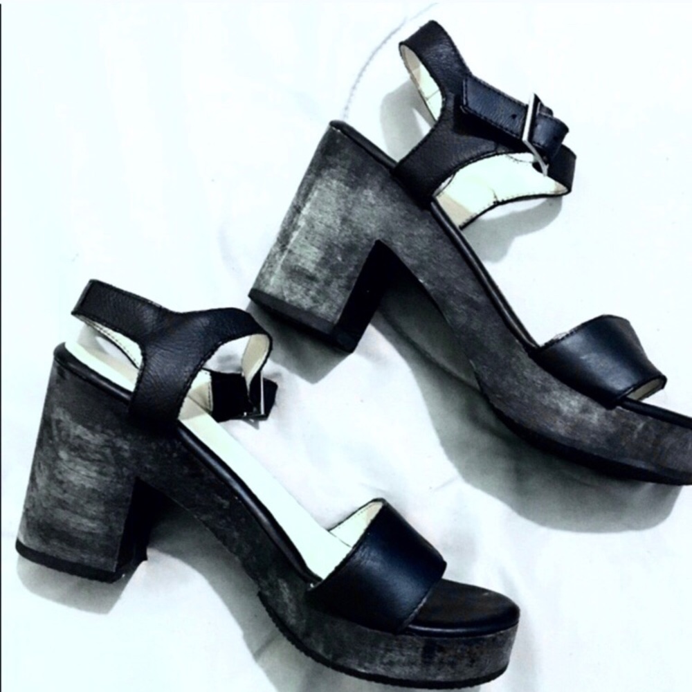 AMERICAN APPAREL WOODEN HEEL SANDAL